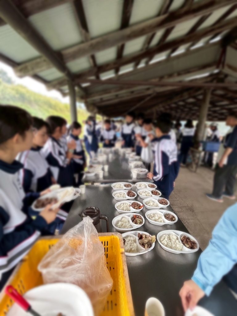 移動教室２日目　昼食BBQ
