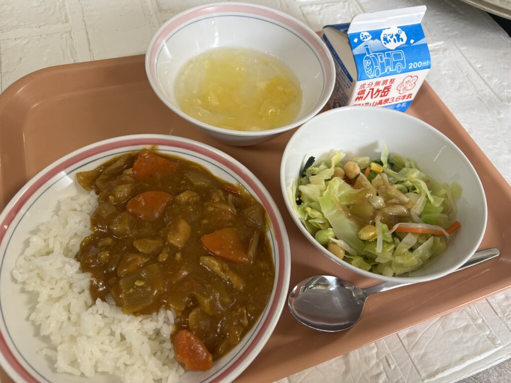 今日は小金井市自慢のルーから手作りカレー!!